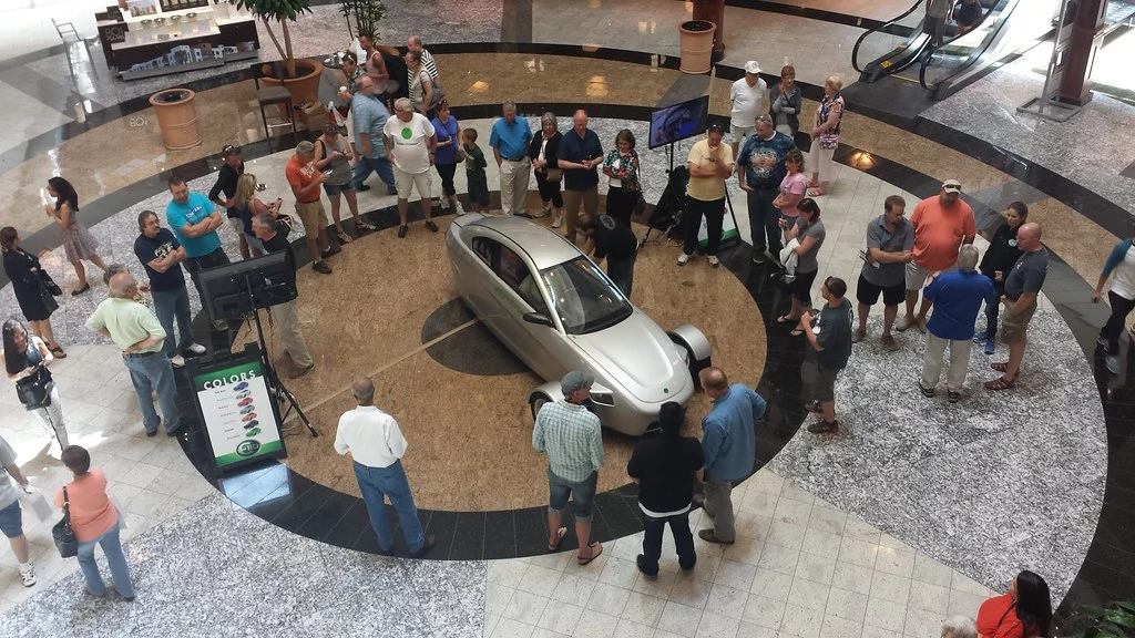 elio two seater single file car @ polaris