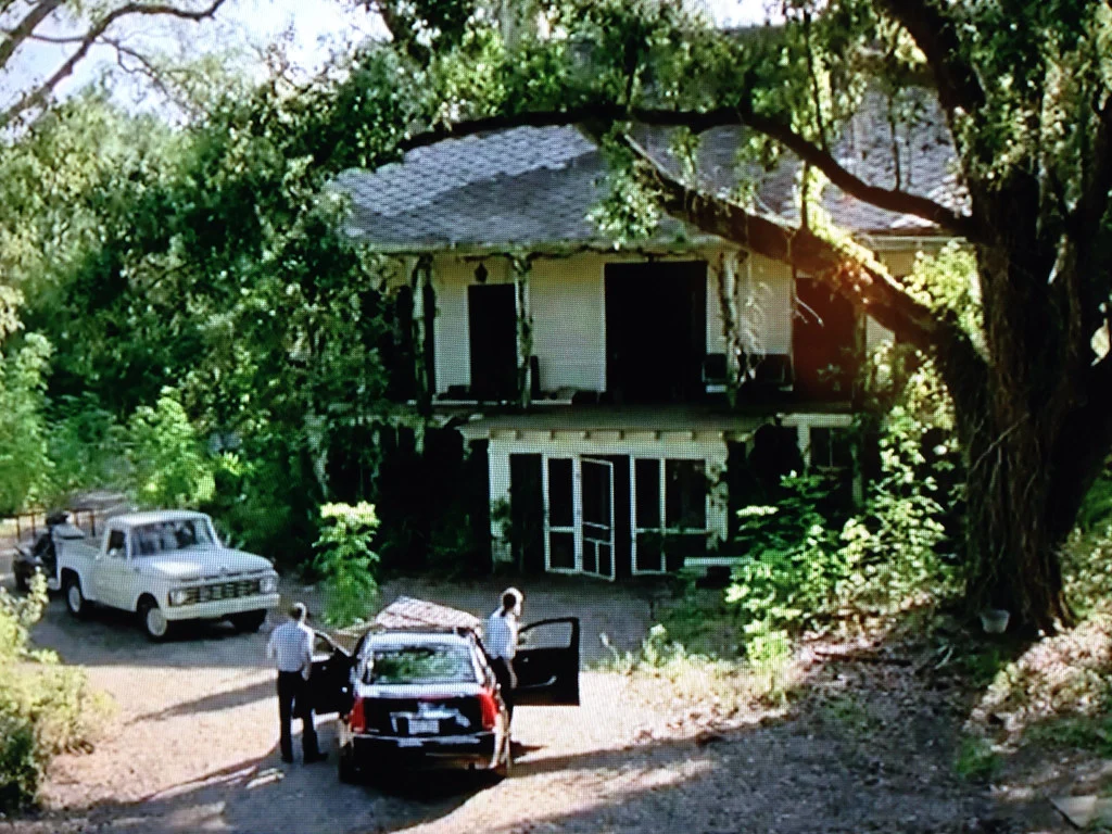 this setup smacks of x files' 'home' episode. #truedetective #askurred